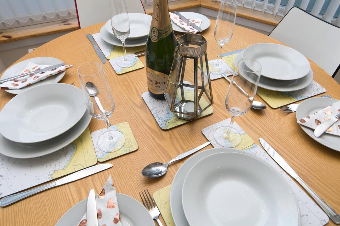 Pass The Keys Hafan Stylish 2 Bedroom Sea View Apartment Pwllheli Exteriör bild