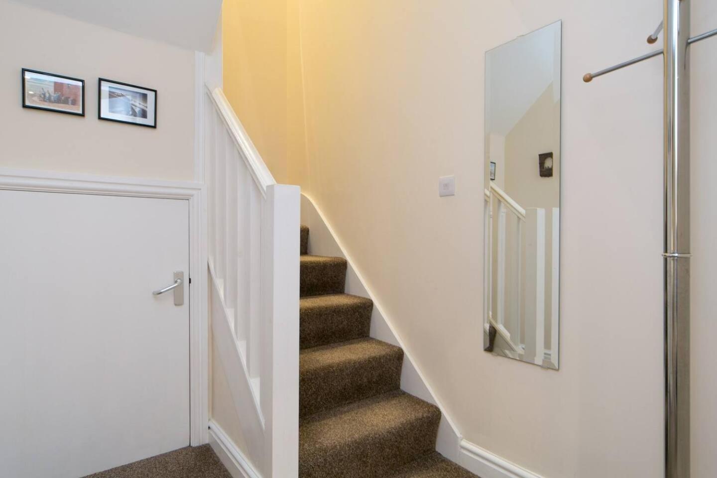 Pass The Keys Hafan Stylish 2 Bedroom Sea View Apartment Pwllheli Exteriör bild