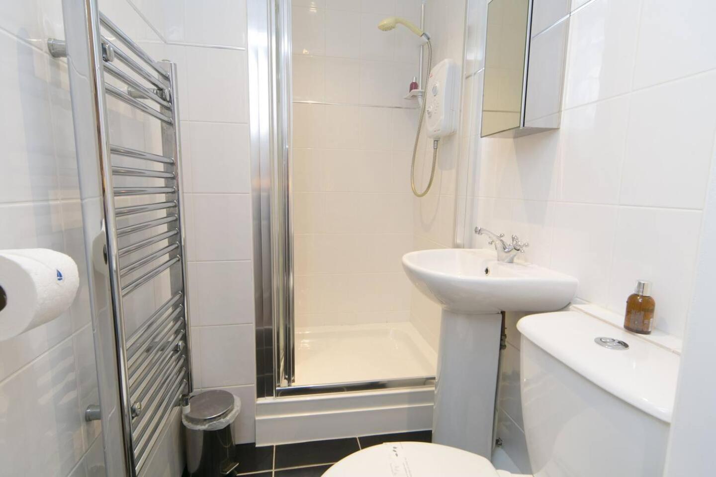 Pass The Keys Hafan Stylish 2 Bedroom Sea View Apartment Pwllheli Exteriör bild