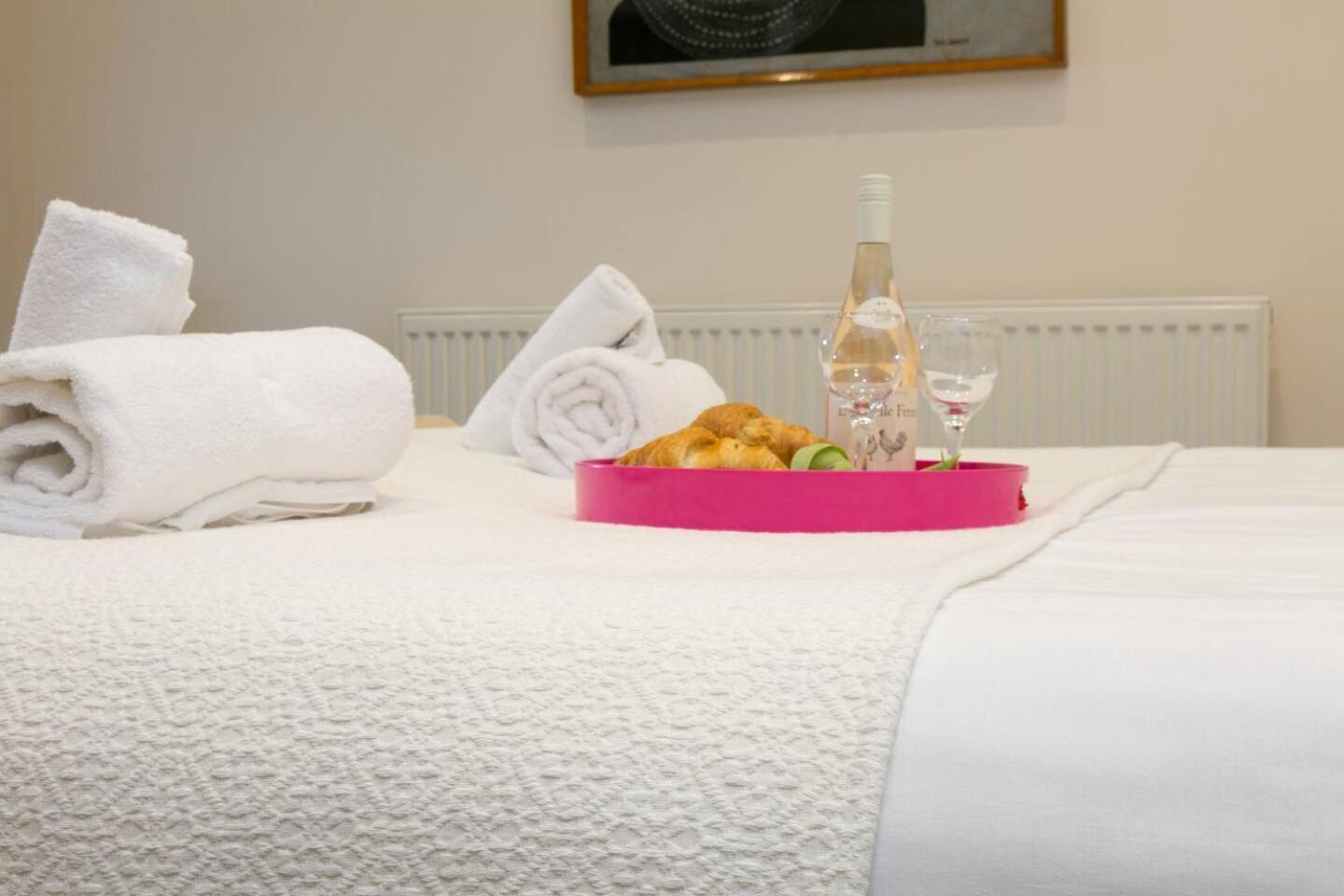 Pass The Keys Hafan Stylish 2 Bedroom Sea View Apartment Pwllheli Exteriör bild